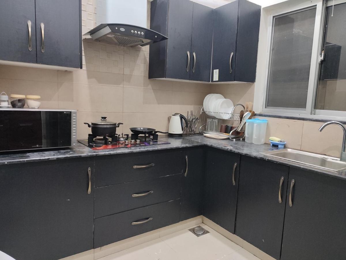 Вилла Fully Furnished Options Near Dha Phase 5 & 6 Лахор Экстерьер фото